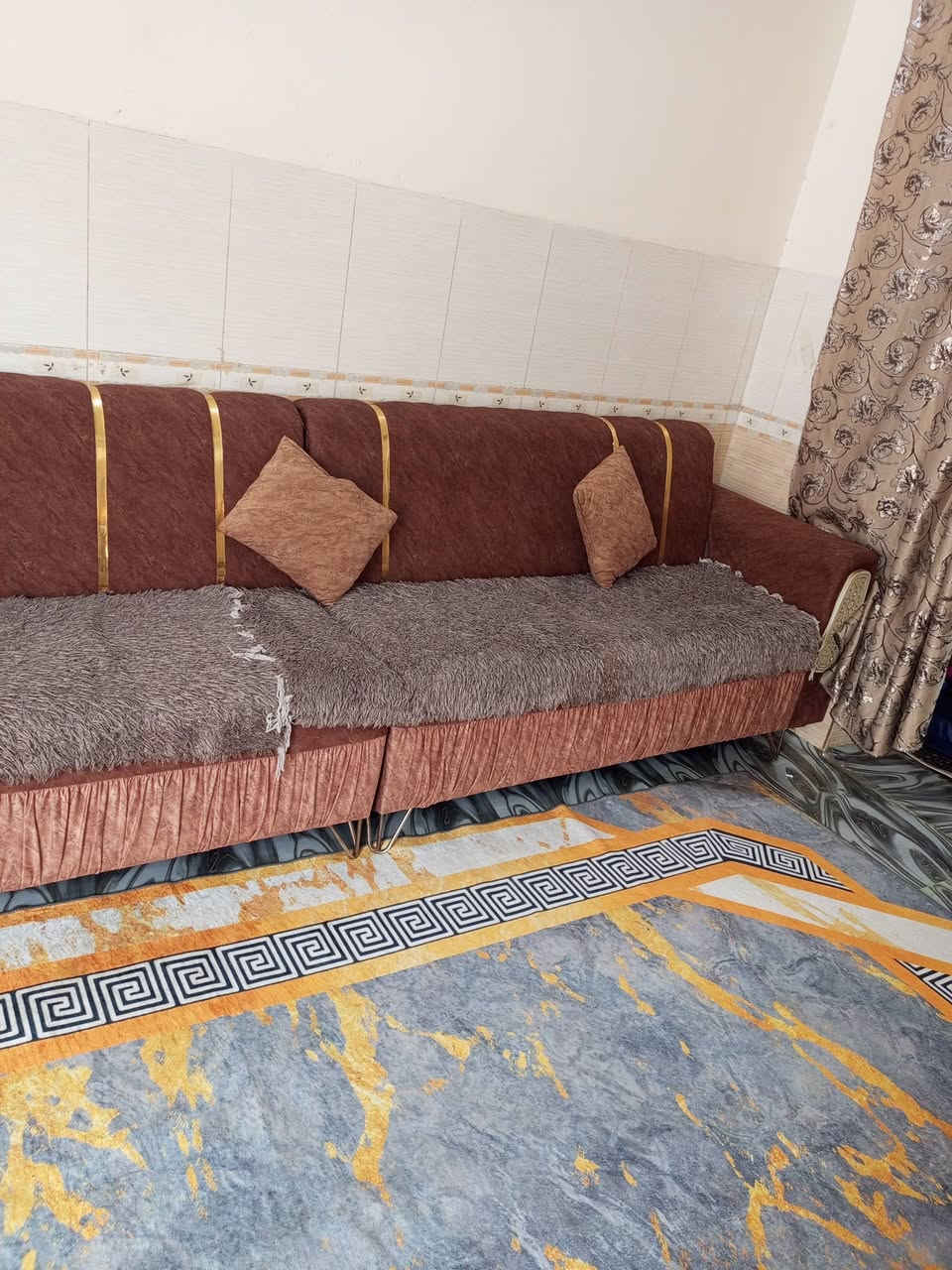 ديوان للبيع جديد العنوان حي السلام كربلاء السعر 250 ***********
