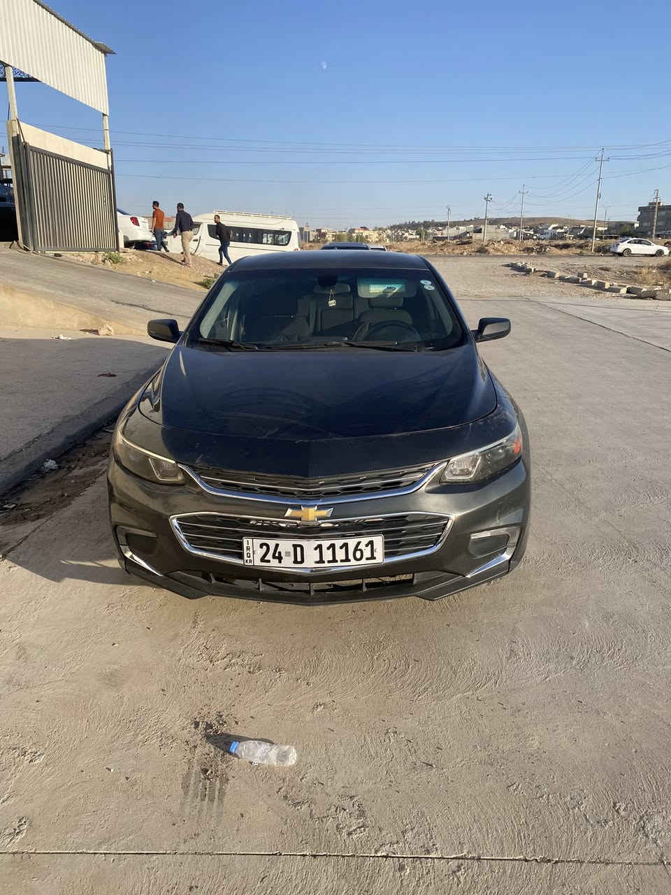 السلام عليكم للبيع ماليبو موديل 2017فول موصفات رقم دهوك سنويه رقم جديد طخم تاير جديد السياره جاهزه بسمي شرط التحويل بيه قطعتين صبغ بدون داخل سعر 100 وبي مجال رقم موبايل ***********موجود وتساب
