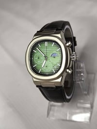 باتيك فيليب • تيتانيوم • نظام قمري