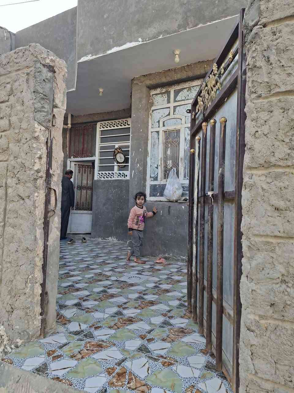 دار للبيع ١٠٠/م السعر ٥٠ مليون نادر كراغول الاتصال بالرقم *********** زراعي سند ٢٥
