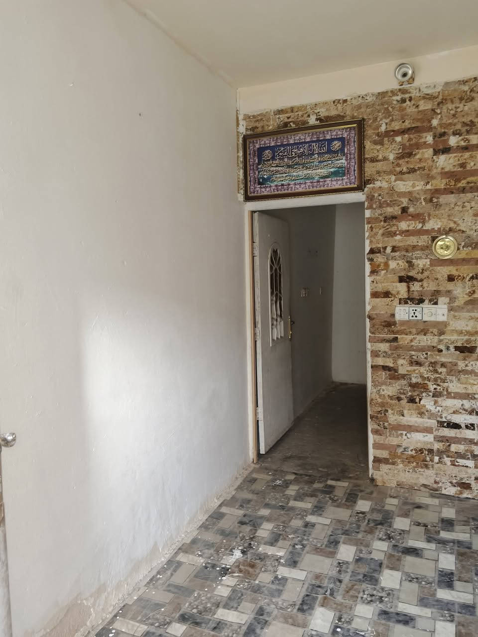 بيت 50 متر للايجار مال عائله صغيره
غرفه وصاله وصحيات  بيه سخان و واير مولده وطني جاهز 
سايدين 17 تموز خلف بانزين خانه ريبال قريب ع شارع 
*********** وأتساب أو اتصال متوفر
