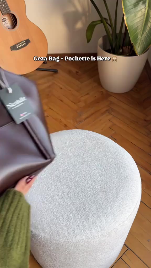 • السعر: 10 آلاف دينار فقط! 💰
• الخامة: نختارلكم أفضل الخامات بلمسة عصرية.
• التوصيل: متوفر شحن لكافة محافظات العراق 🚚 (لباب البيت).
للحجز والاستفسار:
💌 راسلونا على رسائل الصفحة (خاص).
 #جنط #MyBag #حقيبتي #بابل


**إذا كنت صاحب هذا الإعلان وتريد حذفه لأي سبب، رجاءا أرسل رسالة إلى الدعم الفني**