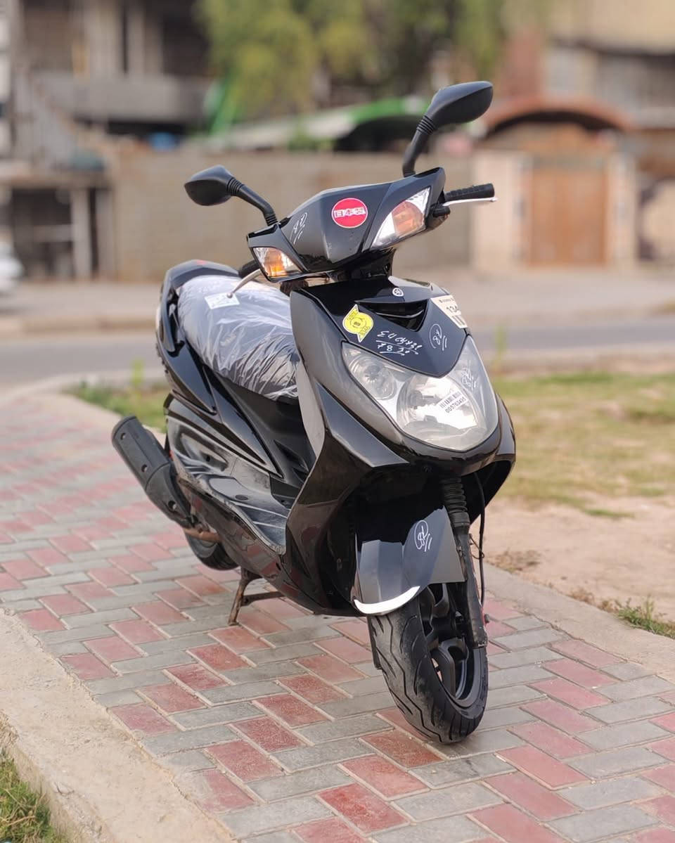 سلام عليكم.... مكلف بلنشر
دراجة سكنس(فحل )  🛵 للبيع
دراجة شلعه معدل كهربائيات كلهه شغاله 
دراجة جديده  بلادية
أي نقص مابيهة
جيب فيتر وتعال افحص
العنوان بغداد مدينه الصدر قرب مطعم ليمونه الاستفسار الاتصال على الرقم 📞 ***********

