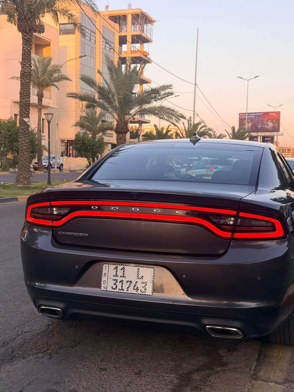 جارجر موديل 23
سياره حادثها سطحي جاملغ تبديل + بنيد صبغ 

ايرباك سليم بلادي 
SXT 
لا شاصي بيها ولا لغد كفاله 

موصفات SXT معروفه 
مفتاحين 
بصمه 
قطعتين تبريد 
تشغيل عن بعد 
كامره 
شاشة كبيره 
ثلاث أنواع قيادة 
كرسي كهرباء 
داخل مخمل 
ليد زنون لايت زنون بلادي 
ويل اصلي بلادي 
شخوط مابيها السياره 
كلش كلش نظيفة مال بنيه 
سعر 23,500 
يعني 235 ورقة 
مجال بسيط بيها 
موقع اليرموك الي يحب يجي يشوفها 
***********
