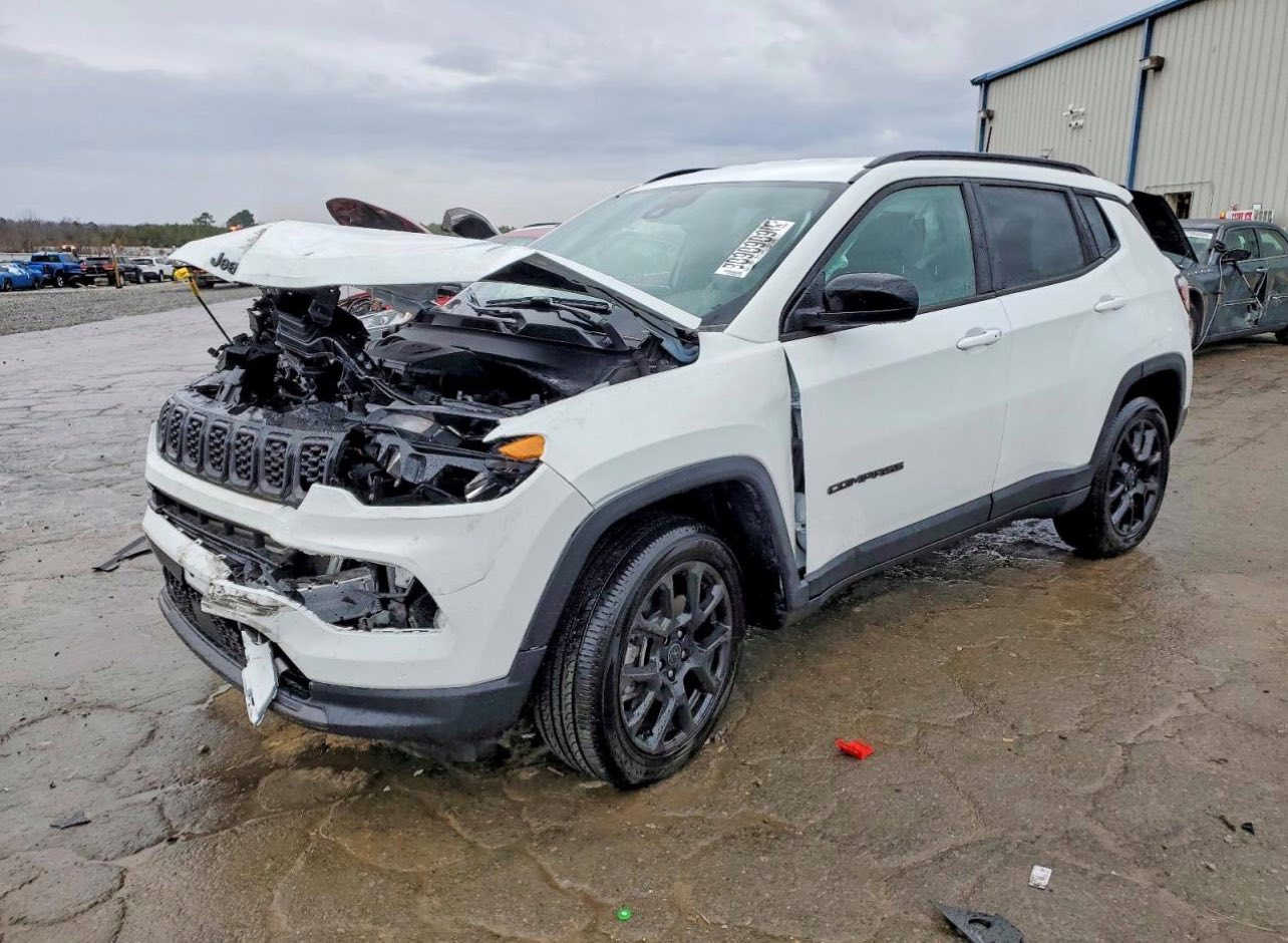 للبيع جيب كومباس موديل 2026 ماشية 3000 تعتبر زيرو
الحادث كما موضح بالصور وهاي بالصور الشوته مخليه بالوسط
ومشتريله بنيد ابيض نفس اللون فقط دعامية يصير بيه تصليح بسيط وبدون صبغ تصير السيارة
وتوصل عمان بعد عشرين يوم 
والسعر واصل عمان 97 ورقة قفل
عندك كتاب شهداء تصير عليك مصلحة وكاملة 130 ورقة
للاستفسار مراجعة شركة تاج الاسطورة للمزادات الامريكية
📞***********
