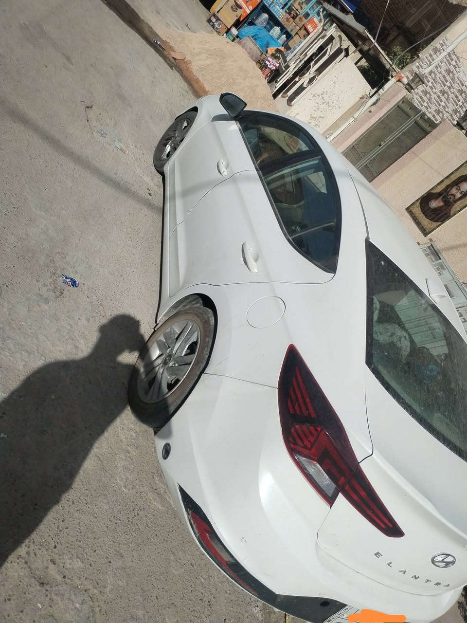 السلام عليكم للبيع الانترا ٢٠٢٠ ابيض بابل خصوصي السعر ١١٨ السيارة جاهزة الضرر بالعراق ضبغ صفحة عكس السايق والبنيد اني ابيع حزام هي مو حزام مكان السيارة بغداد الحرية *********** رقم السيارة بيه منضومة غاز
