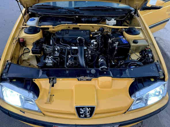 بيجو بارص ٢٠١٥
من رخصه الادمن للبيع السعر ٣٨ وبيها مجال كير مكينه تبريد كفاله سنويه وهزه وهيئه وغرامه كله مصفر وجديد بيها ضربه بالجاملغ خلف الصدر مكاني الامين ٢ نواب الضباط ***********
