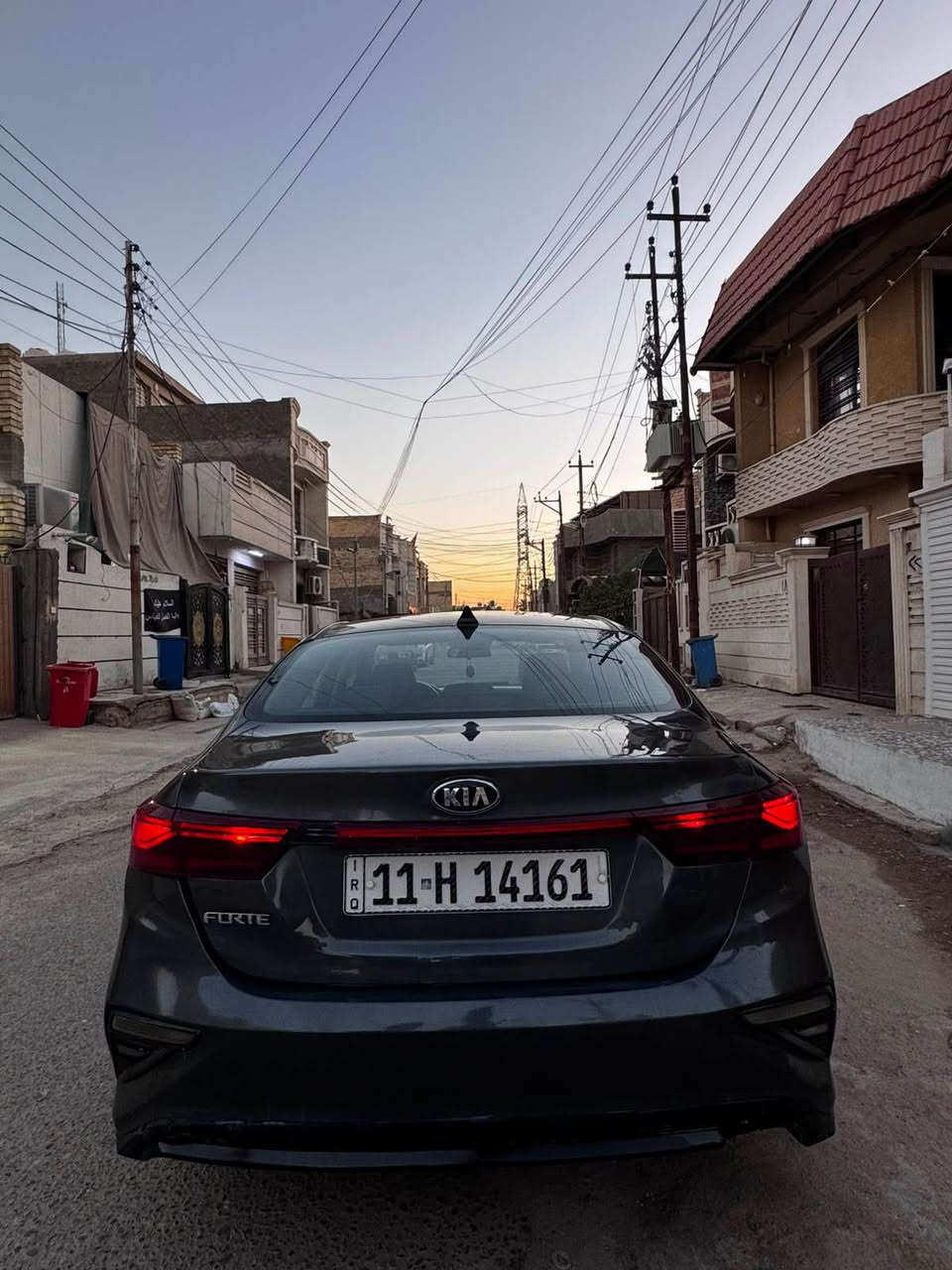 كيا فورتي 2019 سياره كير مكينه خير من الله حادثها جاملغ خلفي شواصي لغود كفاله تكم كفاله ) كلها ليبل واحد عدا جاملغ واحد امامي ) سياره بيها ٥ قطع عدا  البقيه كفاله بدون صبغ ومعجون )  
مواصفات 
مانع نزلالق 
تحديد مسار 
نقطه عميا 
اوتو هولد 
كامره دواره 
سستم PPf
شاشه ديجتل 
ومعروفه الموصفات البقيه ) صدر امامي خلفي نضيف ) 
السعر 103 بنسبه الخواتها  لا شي 
103وبيها مجال قليل كلش 
العنون بغداد دوره شارع صحه 
الاتصال ***********
وتساب *********** بغداد, العراق
