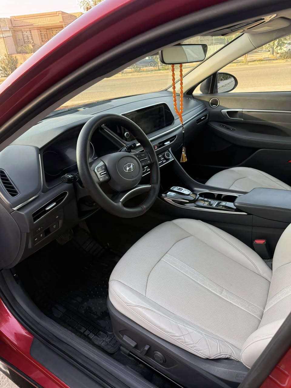 السلام عليكم ورحمة الله
‎#المركبة    : هيونداي سوناتاLIMITED2021 
الضرر : صبغ قبق الجنطه +البنيد كلير من امريكه بدون ايرباك 
‎#نكفل       : بدون ضرر شاصي 
#السعر.     :  180 ورقه مع المجال 

‎المواصفات
✅ هيونداي سوناتا LIMITED لون احمر 
✅ماشيه 116000 KM9
‎✅ محرك 1600 تيربو جارج 
‎✅ قمارة السيارة بانوراما 
‎✅ حساسات امامي وخلفي اصل 
‎✅ حساسات الاجتياز الجانبية 
‎✅ حساسات الانحراف عن المسار 
‎✅  نظام الكاميرات الاربعة برؤية 360 درجة 
‎✅ امكانية تحريك المركبة بالريموت 
‎✅ رادار امامي تفاعلي للتنبيه والبريك الذاتي 
‎✅ اشارات بالمرايا الجانبية 
‎✅ لايت زينون اصل عالي وواطئ مع حاجب LED
‎✅ بصمة باب وبصمة تشغيل وتشغيل عن بعد
‎✅ ويل كب لمتد حجم 19 مع طقم تاير بحالة ممتازة 
‎✅ غرفة السيارة جلد ابيض اصل 
‎✅ تحكم كهربائي متكامل لمقاعد المقدمة 
‎✅ المقاعد الامامية تدفئة وتبريد مقعد
‎✅ تحكم ستيرن جهتين متكامل الايعازات مع الرادار
‎✅ شفتات ستيرن للتحكم بالكير العادي
‎✅ شاشة دشبول كبيرة متكاملة الايعازات 
‎✅ تبريد المركبة قطعتين امامي وخلفي 
‎✅ شاحن موبايل وايرلس مع منافذ USB,AUX
‎✅ نكفل الشاصي والغرق
مكان السياره النجف الاشرف 
للاستفسار ***********
