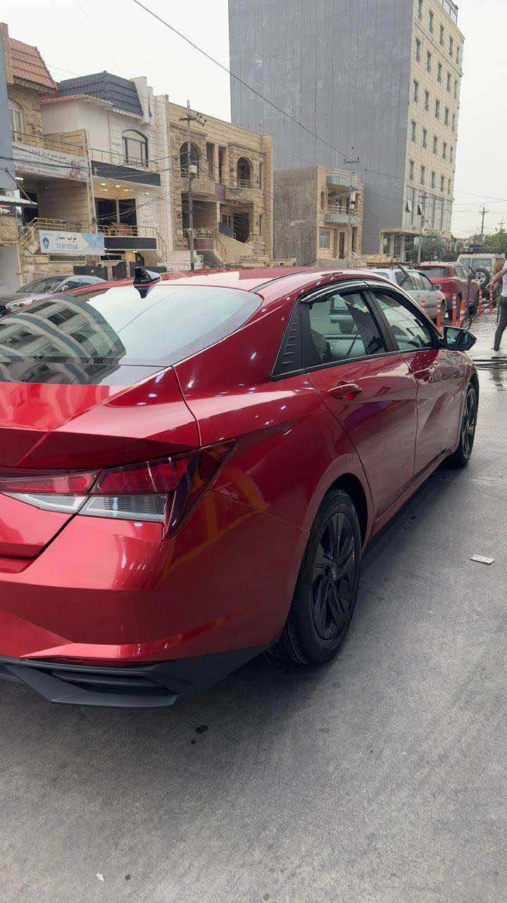 النترا 2021 امريكي 
محرك 2000 بانزين 
مكانهه بغداد 
استخدام شخصي 
ماشية 40 ميل 
*********** بغداد, العراق
