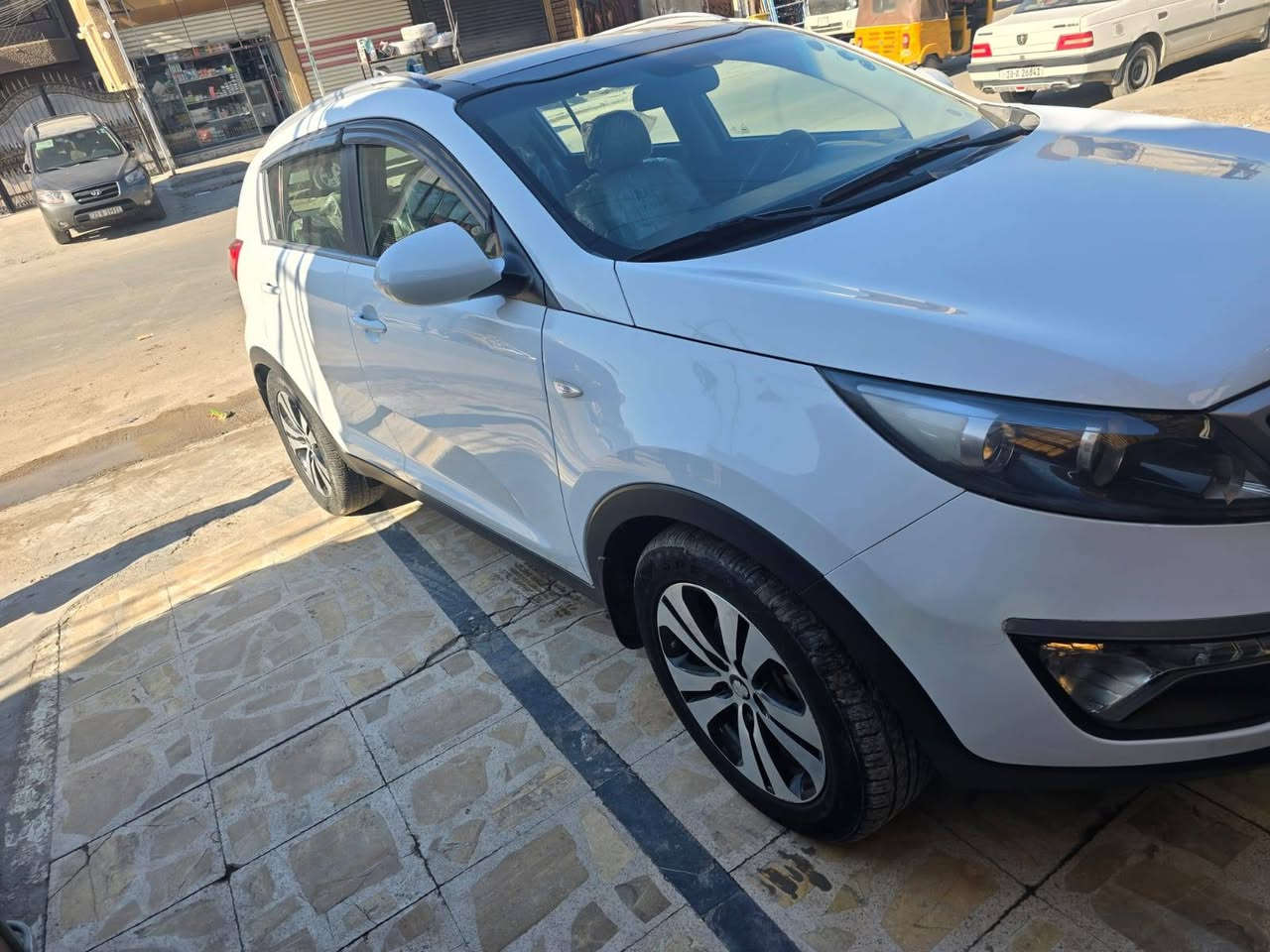 السلام عليكم سبورتج للبيع موديل 2014 خليجي سياره نظيفه السعر 155$ بي مجال 
***********
