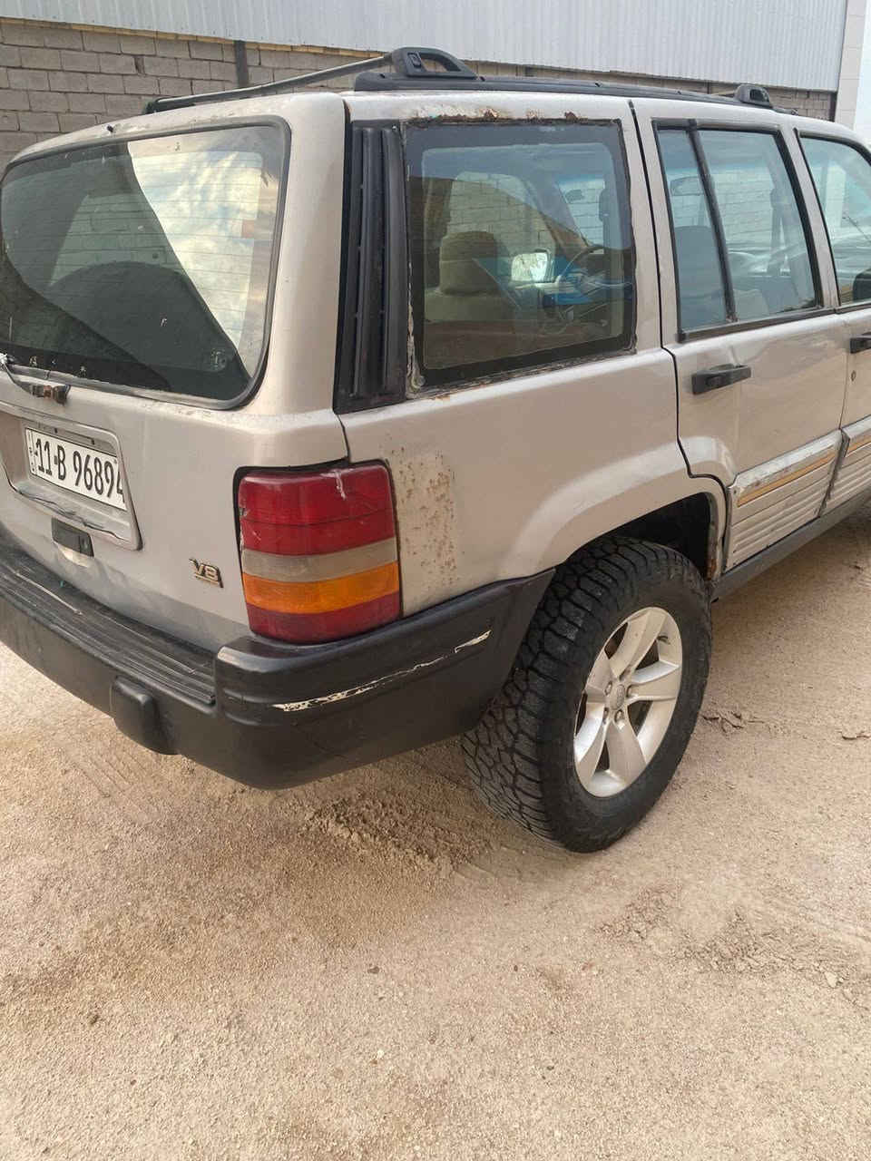 السلام عـْليگم
سياره جيب شيروكي
السعر38وبيها مجال 
موديل1994
السياره رقم بغداد
  سنويه بل2030
السياره مكفوله من العيب الشرعي 
السياره  مكينه وكير و حداديه  جديده
تخم تاير جديد
كهربائيات  شغاله
راعيها بل الناصريه  
العنوان الناصريه المركز
الاتصال عله الرقم***********

مكلف بل النشر
