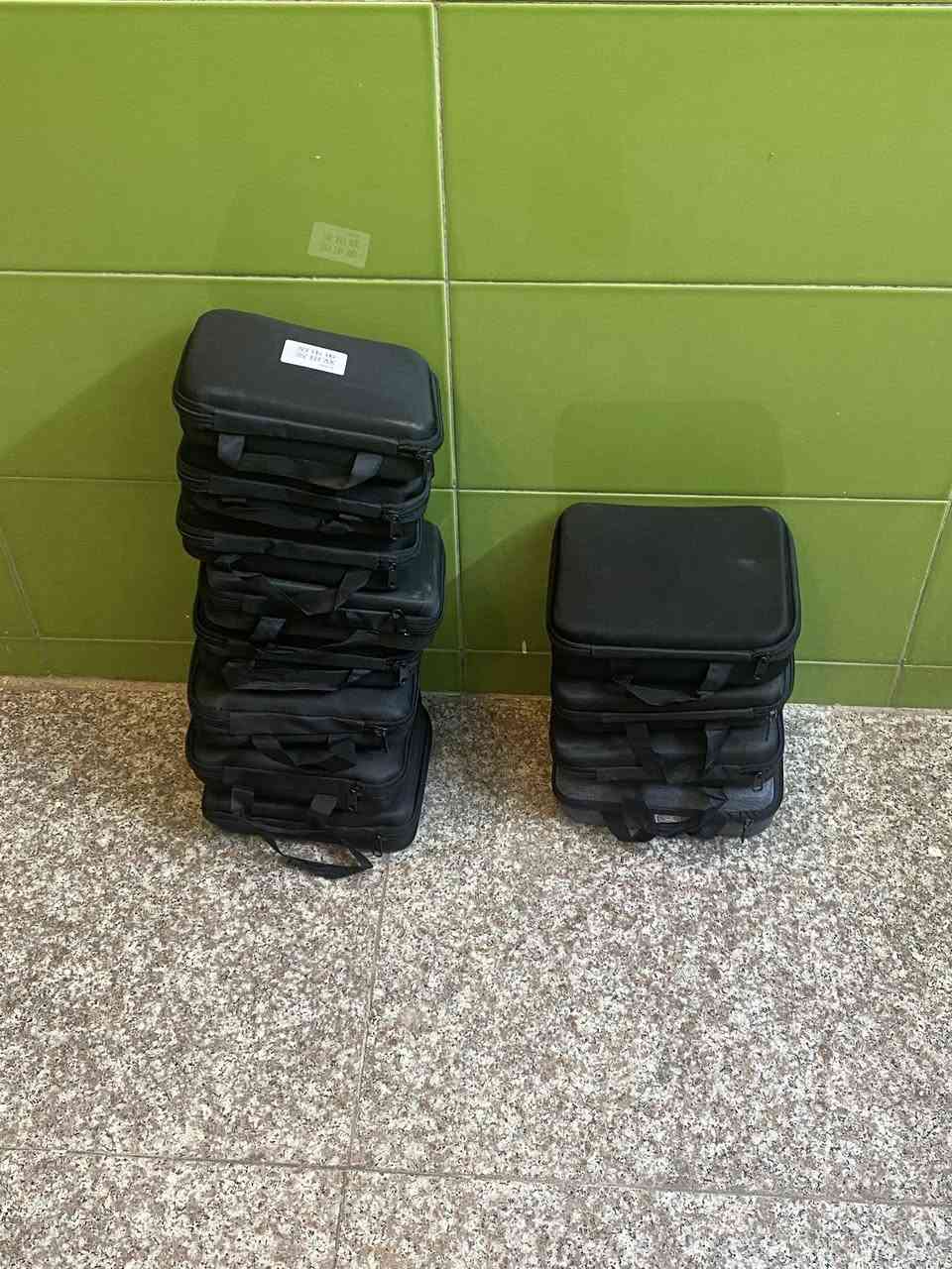 سلام عليكم عندي شلعه درونات 8 قطع على 15 الف و4 قطع ب 25 الف
كلهن شغالات وعل فحص وياهن كل وحده ريشهه وكيبل وريمونتهه 
ما عندي توصيل 
بغداد 
***********
