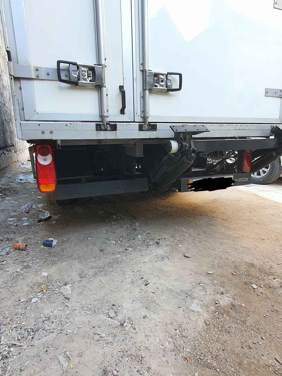 سلام عليكم  شباب 
جك هيدروليك فقط ، من شركة MBB
شغال ونظيف جداً مثل ما موضح في الصور 
مكان بغداد البلديات 
للاستفسار ***********
