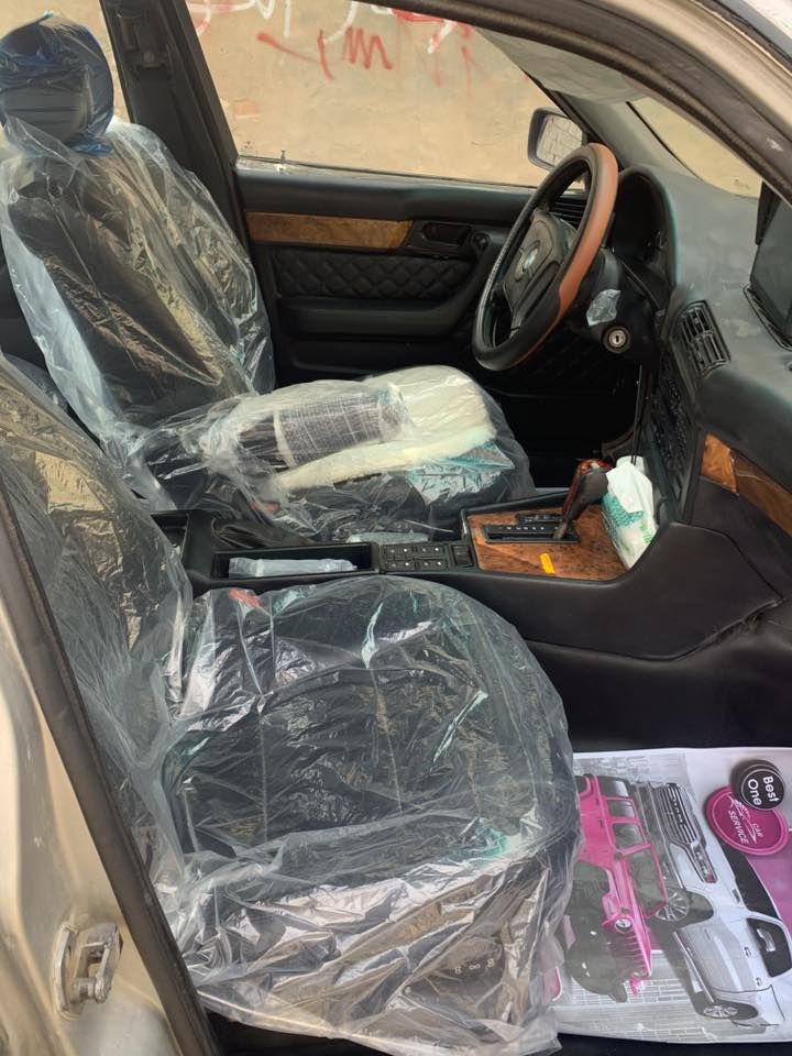 السلام عليكم BMWموديل 91 السياره  525جاهز الأخير مابيها نقص مال جناي رقم بغداد أنكليزي سنويه وهزه جديده تبريد شغال مكينه مسكر فتحه سلايت تحكم 4 جام بجم عريض كهربايته شغال محرك مكينه خير من الله مصبوغ جماليه فقط بدون حادث بغداد ***********سعرها 53 وبيها مجال بسيط
