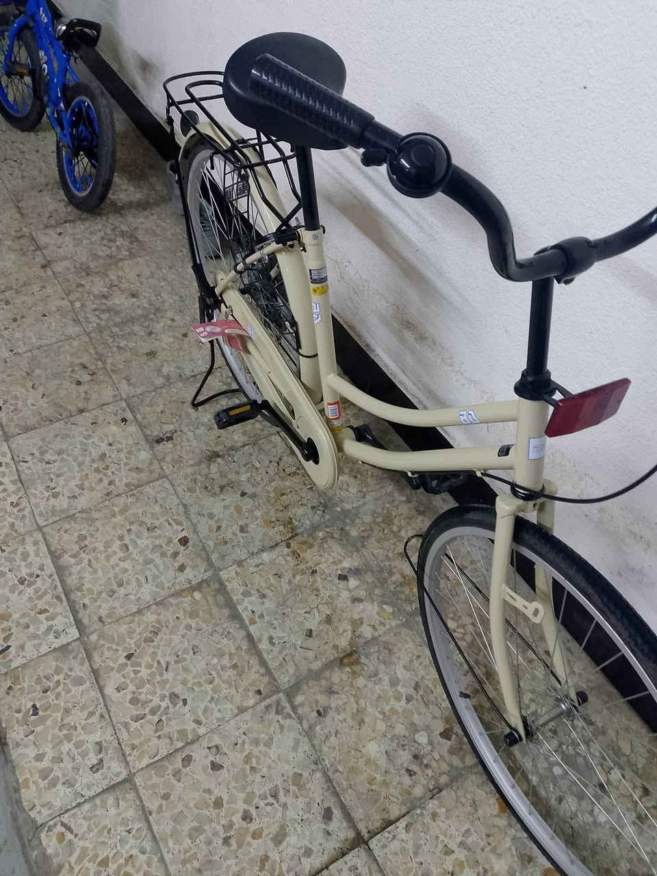 بايسكلBD ياباني اصلي مختم نضيف استعماله اسبوع مكينه ذبانه اصليه مال شركه برغي ما مفتوح لايت داينمو موديل2023 تايرات جديده مال شركه كلشي ممبدل بي المكان البصره ياسين خريبط  السعر130


**إذا كنت صاحب هذا الإعلان وتريد حذفه لأي سبب، رجاءا أرسل رسالة إلى الدعم الفني**