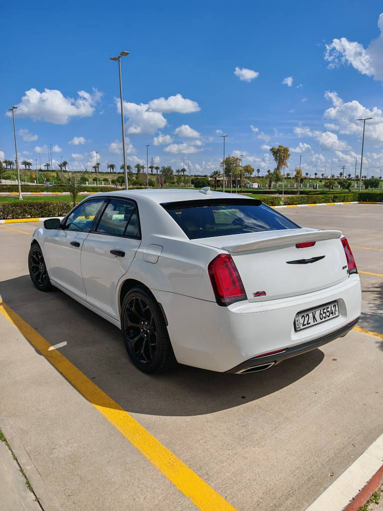 کراسلر 2019 S300  بێ بۆیاخ تەنها لای سایەقی کەمێک ساردە کووتی هەیە هەموو شتی بەشەرتە ڕەقەم و سەنەوی نوێیە نرخی 245وەرەقە ...هەولێر ***********

کرایسلر 2019 S300  مكفول من الصبغ شویة بی التعدیل البارد من صفحة السائق  كیر محرك كلة مكفول رقم والسنویه جدید سعرها 245ورقة ...اربیل *********** أربيل, العراق
