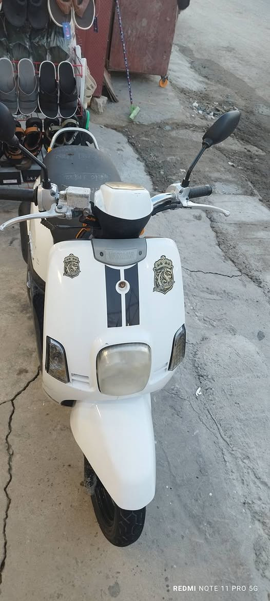 بلاديه بلاديه بلاديه
مامفتوح منه برغي ماعدا صارت خربطه بيه لبالنه الكابريته بدلته وطلع صوج صوندت الهوه مشكوكه بس وسويته 
يعني الكابريته الاصليه  هم انطيكياها وياها وشرط  ع فحص 
دراجه نص نكره شوكت متجيه كهربائيات كامله دبلاته اتخبل 
الدراجه تاخذه انطيك بيه ظمان 
***********
