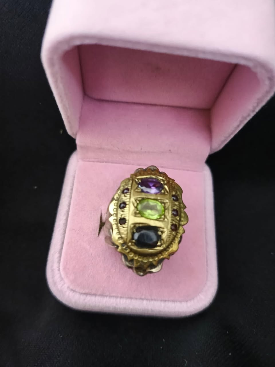 الي يسمونه تلاث احجار أبيعه مزاد لان ماعرف سعره مضبوط


**إذا كنت صاحب هذا الإعلان وتريد حذفه لأي سبب، رجاءا أرسل رسالة إلى الدعم الفني**