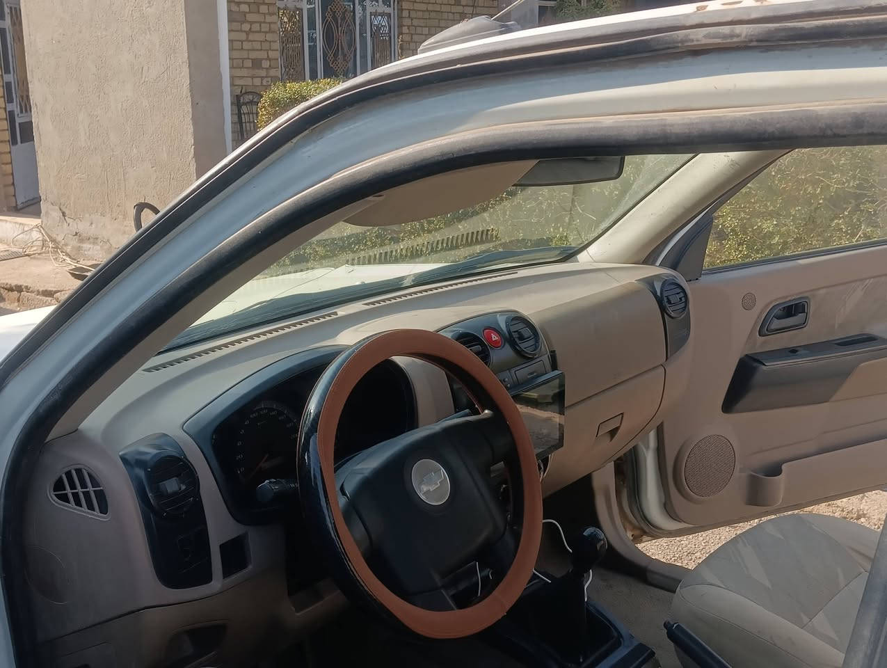 بيك اب كولورادو 2008
سيارة جاهزه وكامله 
اي نقص وضربه مابيها 
تبريد تدفئه شغال 
محرك 2400
مكاني بغداد تقاطع النهروان
سعر73 $ وبيها مجال وقابل للمرواس
***********
