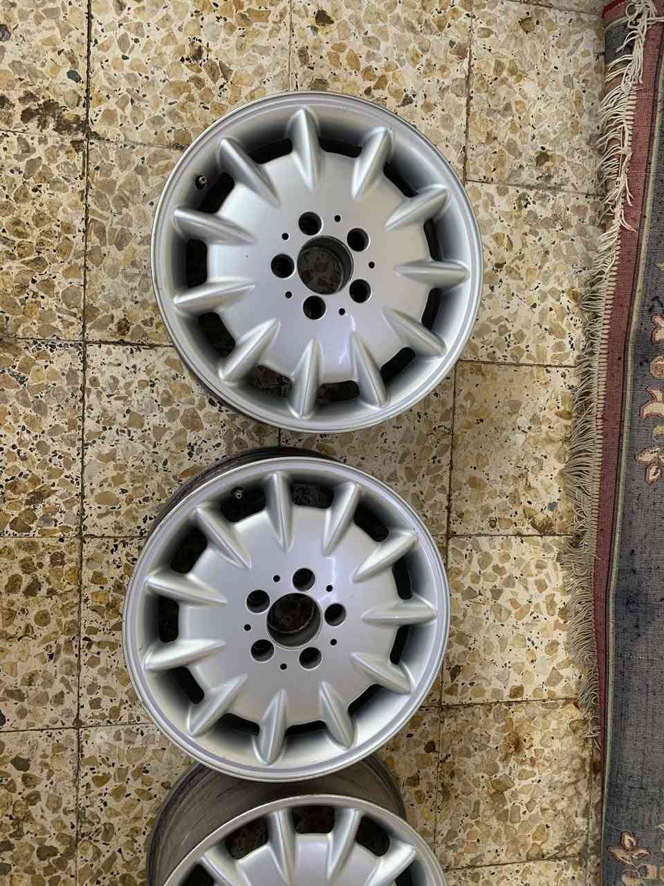 ويل طلقة ام عيون 
حجم 16 مال كصة وارد 
السعر 450 الف 
المكان 
ميسان العمارة
***********
