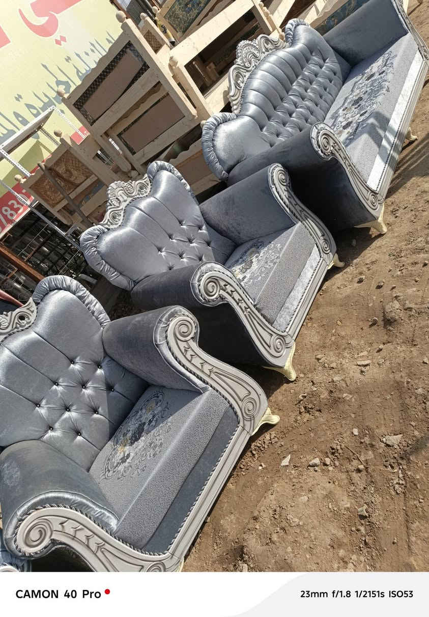 تخم ملكي شخط مابيه الثقيل ١٠ نفرات إسفنج مضعوط وخشب قوي أخو الجديد بل جديد. واكو توصيل الي باب بيتك عدنه توصيل ***********
