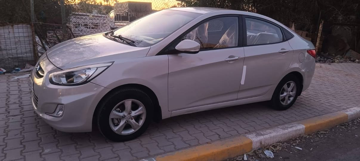 سلام عليكم اكسنت خليجي  2016 مكفولة من الصبغ وتبديل بيهة بارد قليل. سيارة احلة من الصور 
مكان السيارة بغداد الحسينية 
سعر 95بيهة مجال قليل حك الجية 
***********
