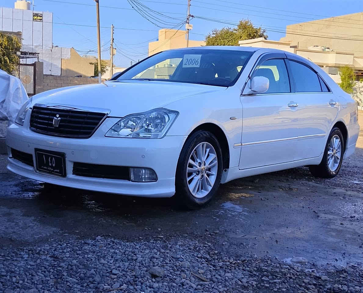 شاهینەی موس  2005ڕۆیاڵ
 دوو دوگمە ناوزەرد 
بچوک وە بچوک ئاوێنە کارەبای چوار تایەی تازە
بەسمە ڕەش 
پارچەو نیوێک ئەوروپای هەیە 
سپورتی پێشو دوای بۆ بەستراوە 
دینارێک مەسروفی تیا نییە 
0772 865 0629
لەسەر ئیزنی ئەدمین
