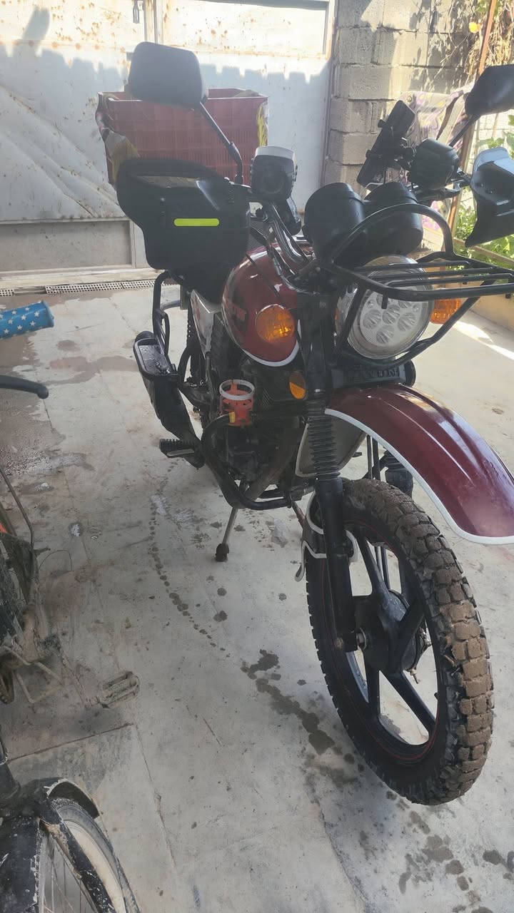 السلام عليكم دايوان جبلي 21 اوراق سكنر كامله اي نقص مابيها مكينه 200 تخم تاير جوبلس مليون وبيها مجال بغداد قرب بسمايه ***********
