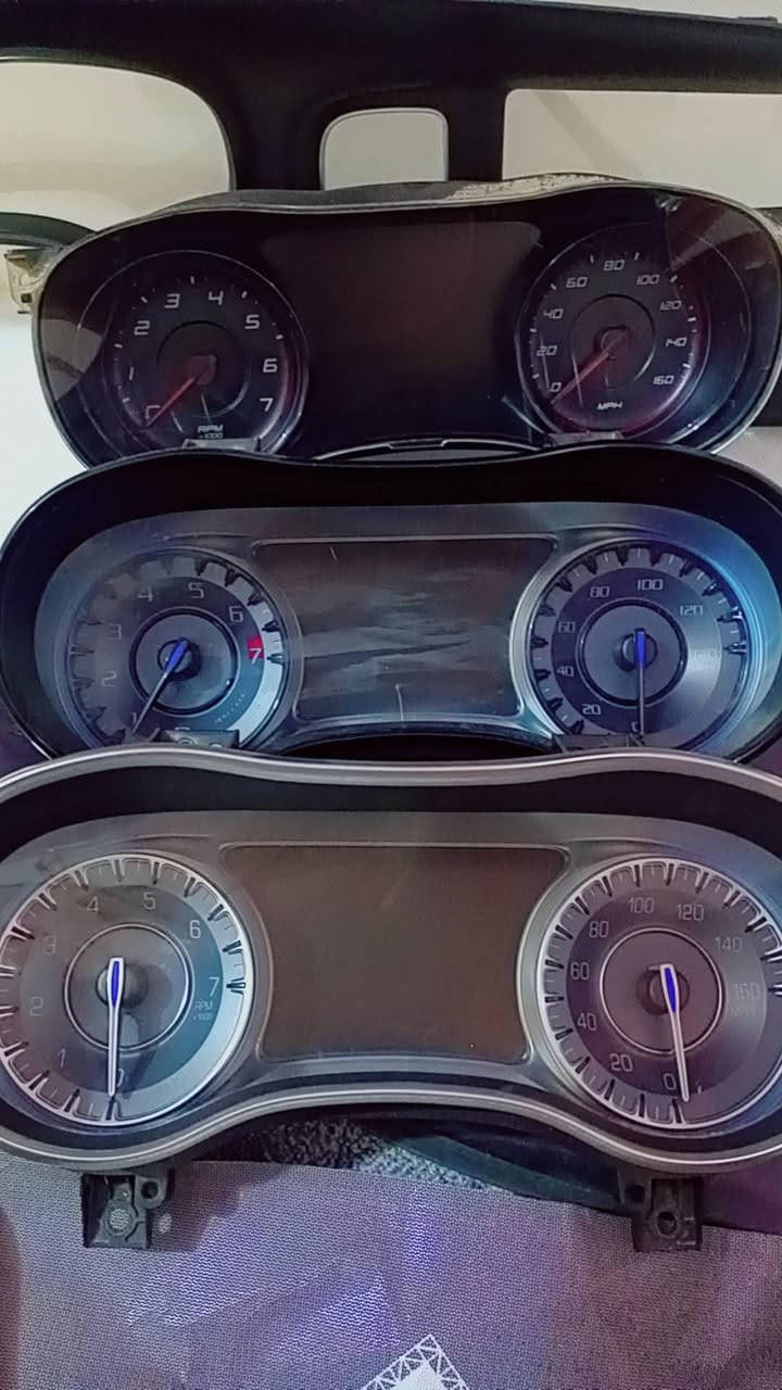 عندي غراض جارجر أوباما
شرط مامشدودات بسيارة بالعراق شرط تفصيخ مو تجاري 

١_  بك لايت جارجر من موديل ٢٠١٥ الى ٢٠٢٣ جهة يمين سعرة 75  الف 

٢_  كاميرا جارجر أوباما  بدون كفر 40  الف فقط كاميرا 

٣ _  إطار شاشة أوباما S  السعر 45 الف و C السعر  35 الف 

٤ _ سماعات الباين ابواب و دشبول سعر زوج 25 الف 

٥ _. دمام دشبول خلفي 40 الف 

٦ _ مسطرة سطاب لايت أوباما مع كاميرا كاملة 55 الف 

٧ _ كنترول تبريد جارجر جالنجر  سوبر تراك باك سبورت  50  الف 

٨ _  انارة سقف جارجر أوباما  فول مواصفات  ترهم على مواصفات العادية السعر 35  الف 

٩ _ ستيرن فارغ جارجر أوباما بدون تحكمات على 25 الف نظافة فوك ٨٠%

١٠ _  تحكمات كشنات كرتات كشنات تحكمات سيترن اواهواي غراض بعد عندي 

ادخل واتساب وادلل 

توصيل ماعندي بس بغداد 

فقط واتساب اجاوب 

***********
