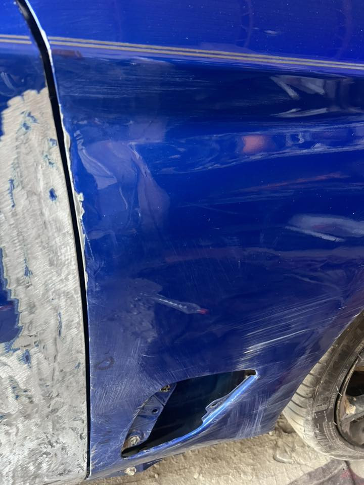 السلام عليكم جنسز ٢٣ حره رقم بغداد ب اسمي ماشيه ٣٤ السيارة فول الفول حادثها نصف الباب صبغ وتكحيل بلجاملغ الايمن صور الحادث مرفق بلمنشور. سعرها ٢٢٥.  مكانها بغداد ***********
