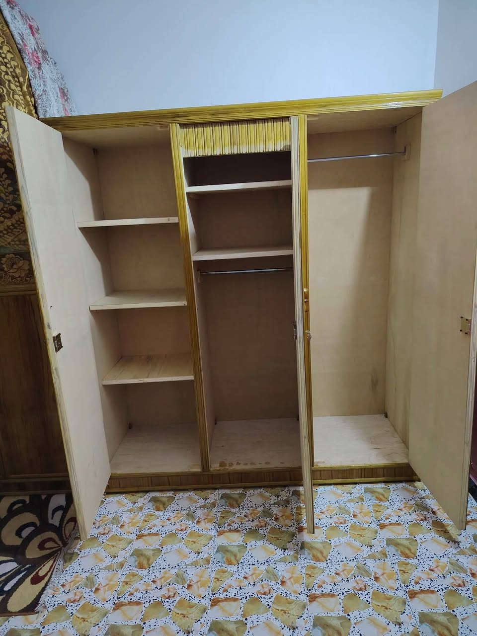 اخوان كنتور 3باب للبيع جديد 200مع توصيل نعمل حسب طلب وتدللون ***********وتساب
