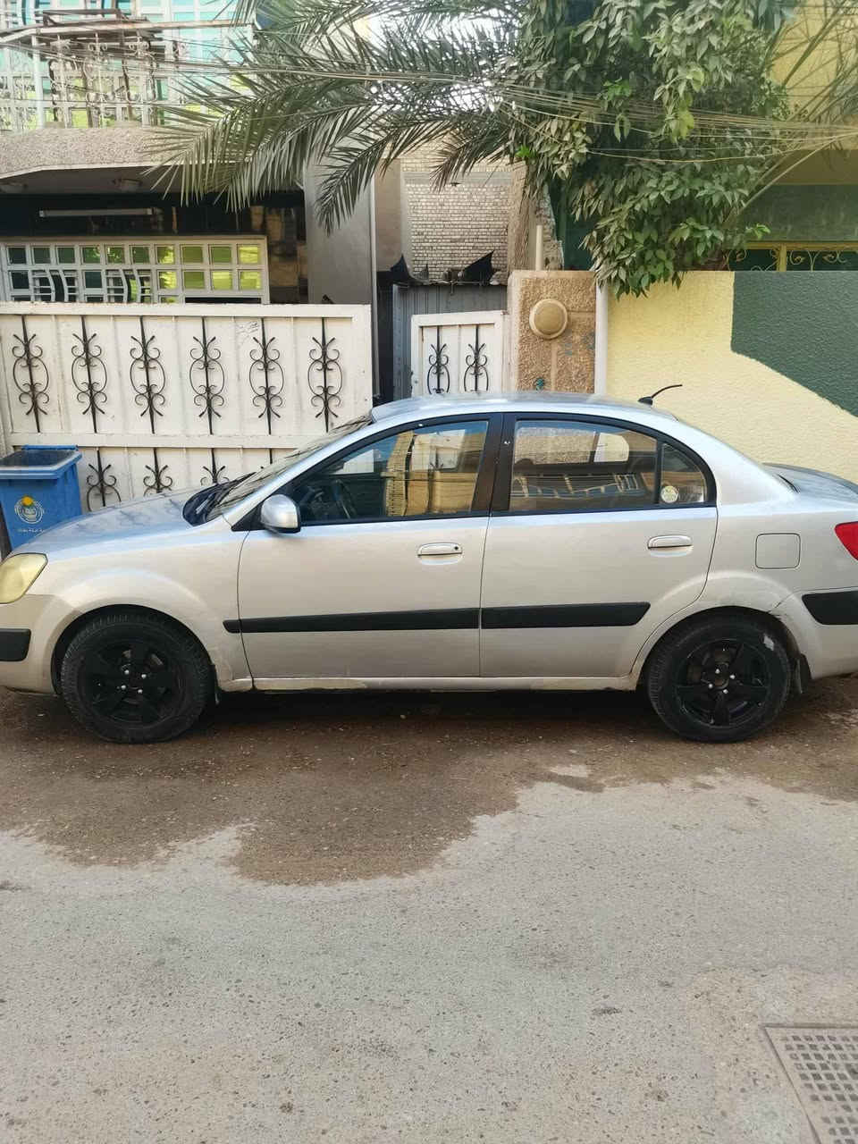 السلام عليكم كيا ريو للبيع موديل ٢٠٠٩ رقم المبايل ***********
