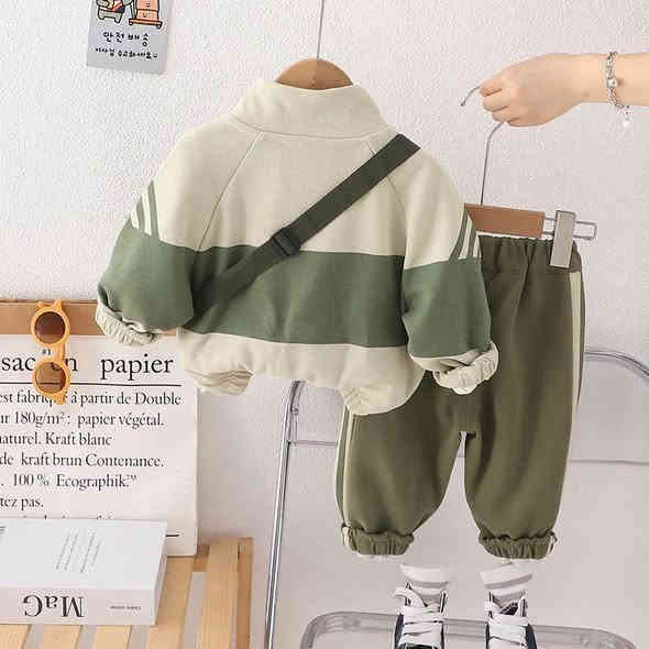 سوت ولادي 3 قطع مع جنطة 🏅💯

يلبس من 3-4-5-6-7-8 سنةً✅

العنوان 📌الصويرة -حي المعلمين -شارع عمارة المنغر  -مقابل سرمد مول -مجاور تنزيلات حمودي -مجاور كريم بلادي للستائر

🚖توجد خدمة توصيل لكافة محافظات العراق 🇮🇶🚖 
للاستفسار***********
