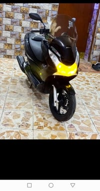 PCX جيل اول دراجه نضيفه مكينه خير من الله  السعرمليون و 300وبيها مجال ...