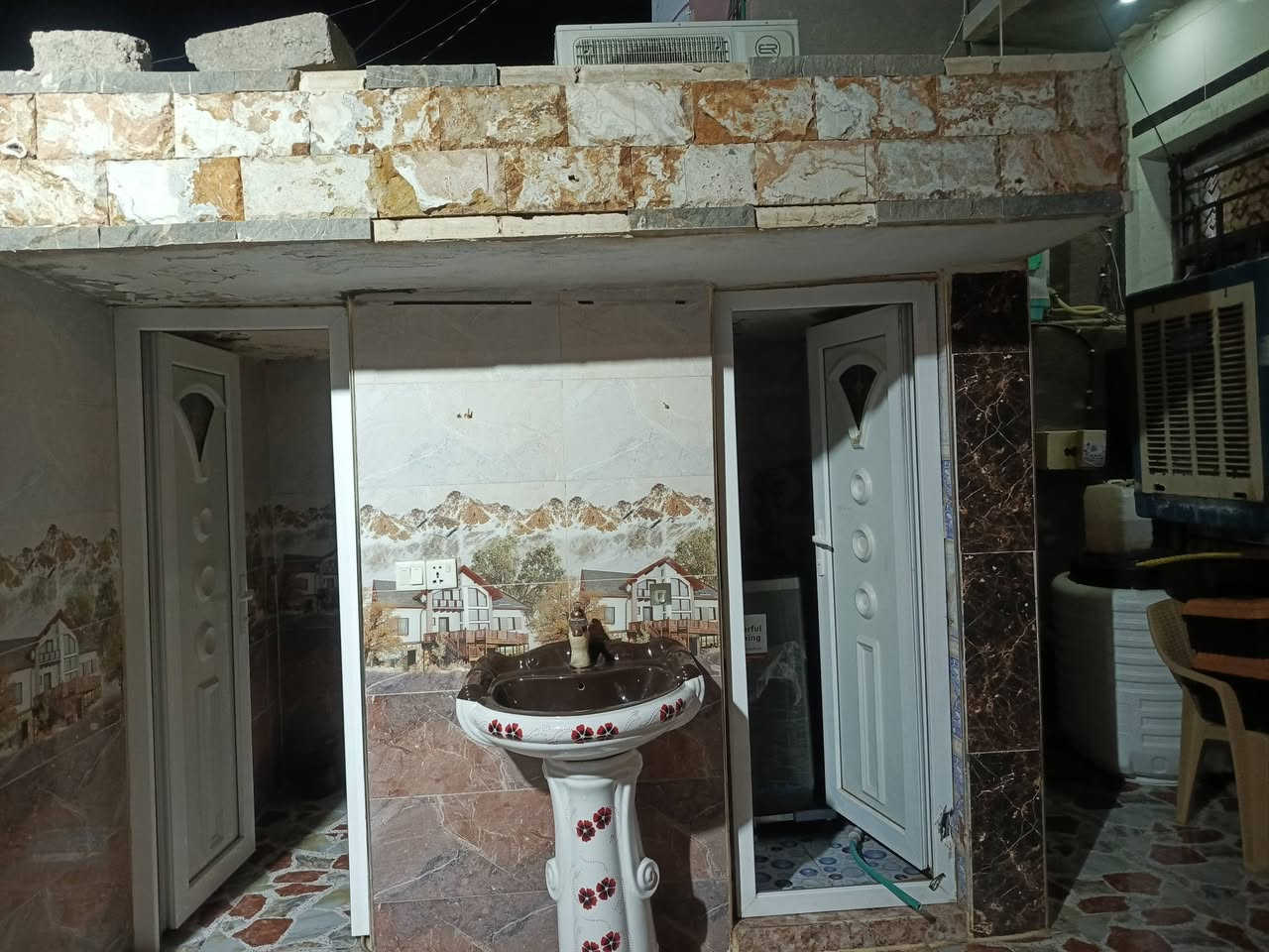 سلام عليكم اخون بيت مساحه 130 معامله تطويب كامله من كل نواحي عنون كاطون رازي شارع  مدارس فرع ابو ‏‪***********‬‏مشتاق وكيل 60 بيه مجال
