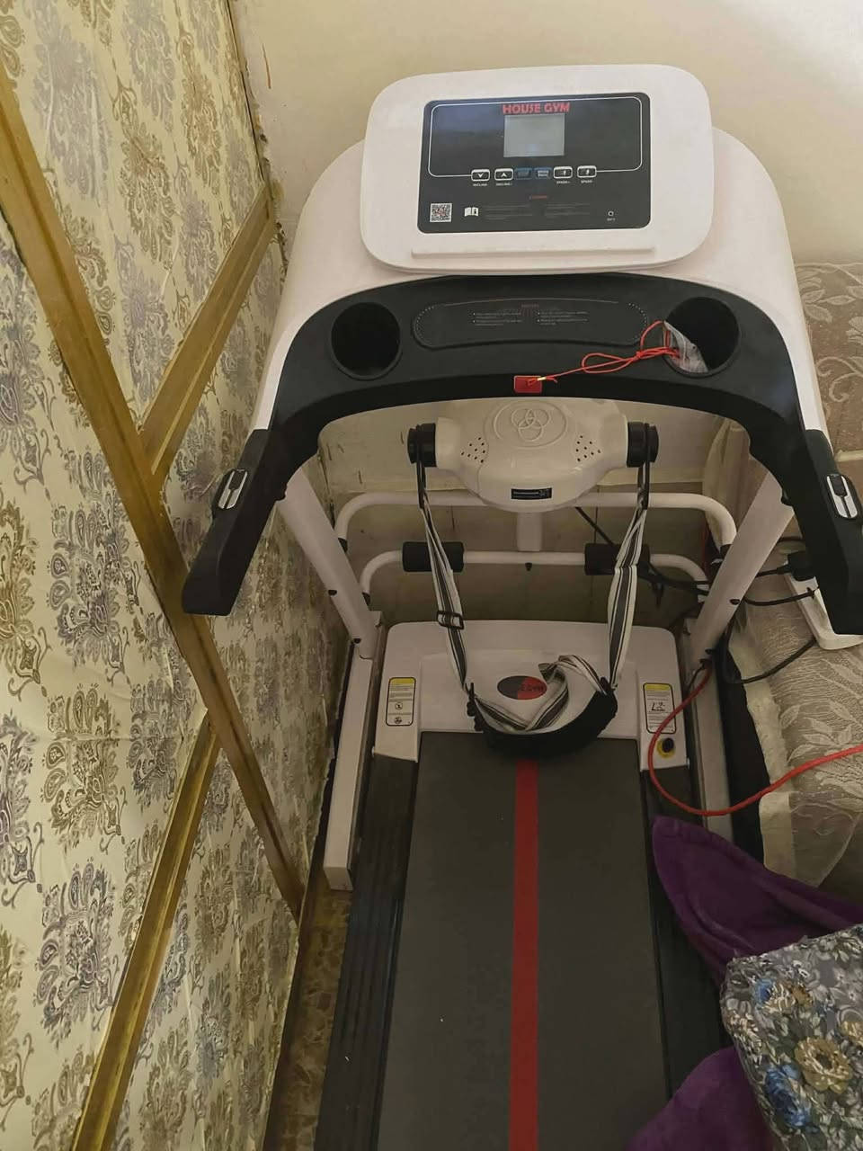 سلام عليكم
جهاز جري مستخدم قليل جداً 

مواصفاته  

- دبل ماطور

- تحمل وزن 150 كليو

- مع جهاز تكسير شحوم

- شاشة رقمية وقت

- السرعة

- مسافة

- دقات قلب 

قرص لف جذع

سماعات لربط الهاتف   عن طريق الاوكس والاستماع للموسيقى 

سعر ٢٨٠ وبي مجال للعلم الجهاز مستخدم استخدام قليل

مكاني ذي قار

يتوفر توصيل

للتواصل ***********
