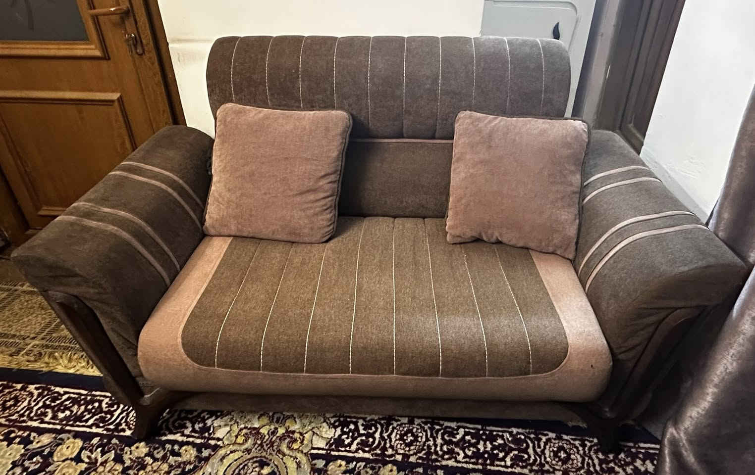 تخم قنفات خمس مقاعد اي ملاحظة مابي نظيف كلش السعر 125 الف قفل مكاني بغداد حي الاعلام ***********
