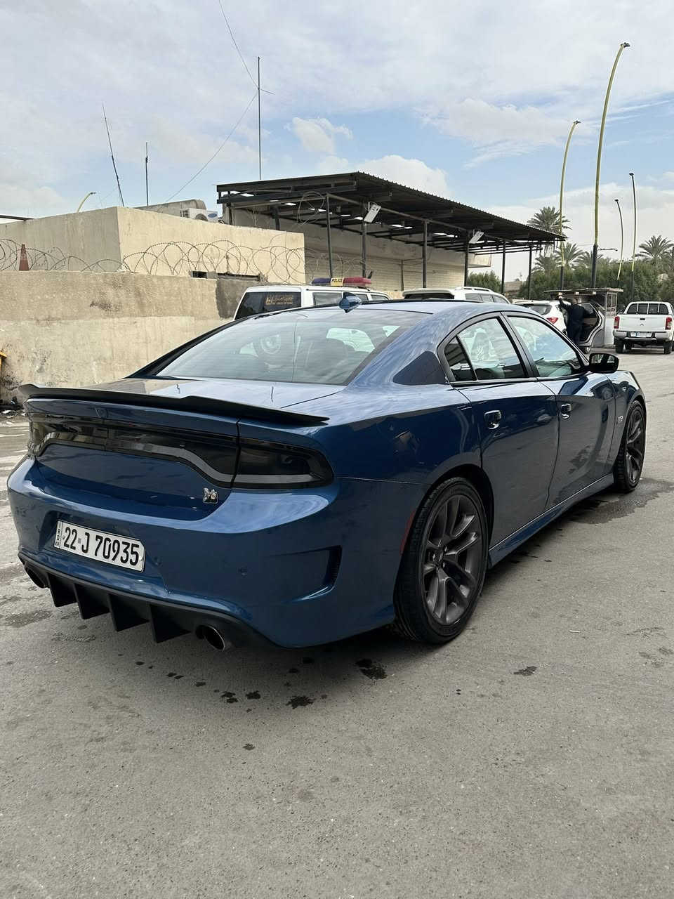 السلام عليكم
جارجر سكات باك  6.4 موديل 21

ماشية 53 الف ميل

السيارة من امريكا مابية حادث مثل مموضح بالصورة بس اهنا  صارت بية ضربة خفيفة بالصندوك نص قطعة صبغ والبنيد بارد 
بدون ايرباك بدون لغود كفالة

فول مواصفات عدا الرادار الامامي 

فتحة 
كشنات جلد وكنتارا 
رادارات جانبية 
نقطة عمياء 
حساسات 
كامرة دوارة 
كشنات كهرباء وتدفئة وتبريد
وباقي مواصفات الدوج المعرفة 

السيارة جديدة ونضيفة كاملة للاخير من صدر و تايرات كلشي بيها كامل 

السيارة اب اسمي 

سعر السيارة 255 وبيها مجال 

مكاني شارع فلسطين

***********
