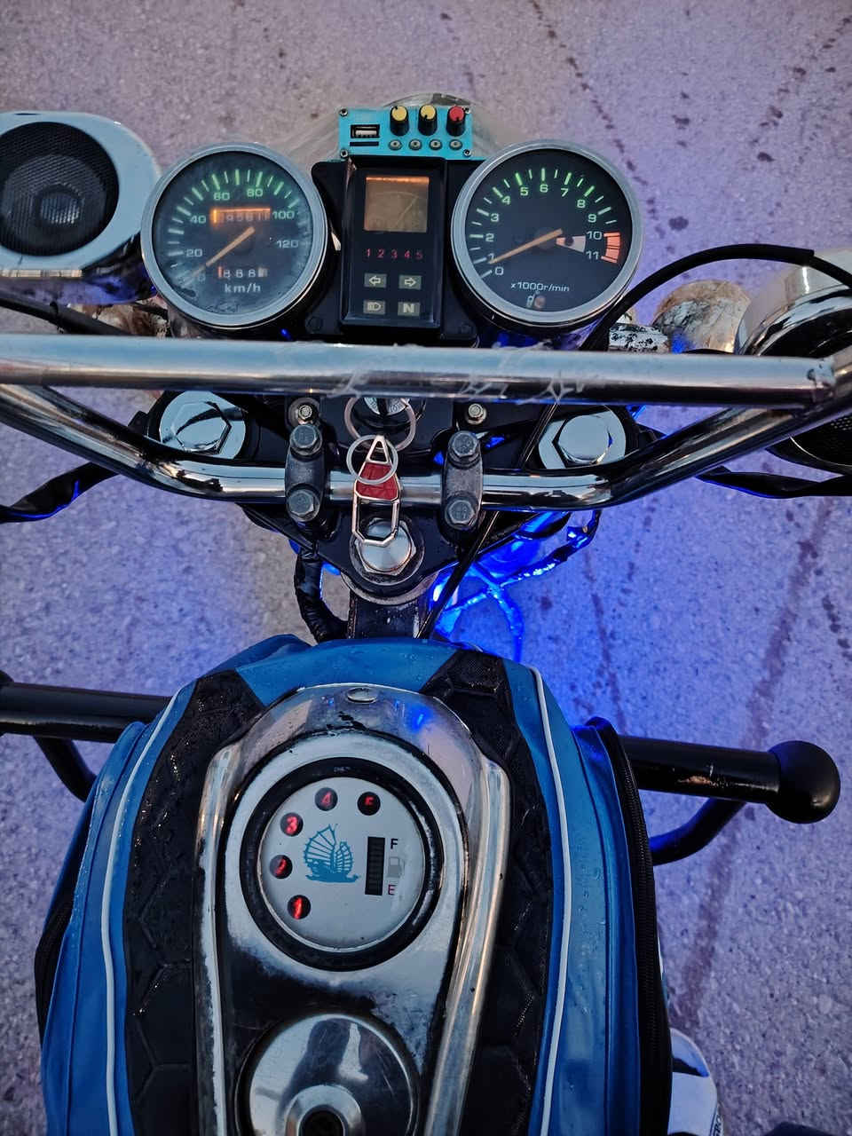 السلام عليكم للبيع ام الطير فحل موديل 20 أوراق كاملة مابيهة كل نقص كهربائيات كاملة امبيثري للاستفسار الاتصال على ***********
