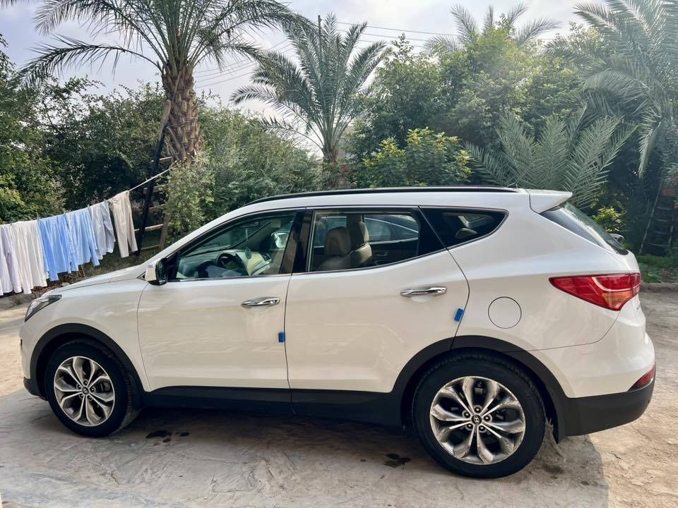 سنتافي 2013 وارد خليجي
محرك 6 سلندر 3.3 لتر 

مكينة وكير مكفولات 

السياره ماشيه 153الف 

السياره حلوه وما ناقصه اي شي 

مكان السيارة البصرة / القرنة 

رقمها بصرة 

***********

السعر 175 وبيها مجال
