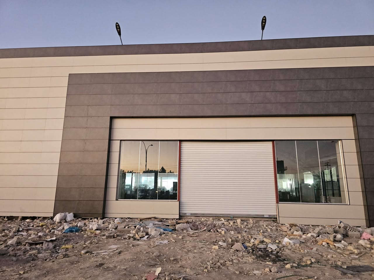 يا الله والحمدلله تم اكمال وتسليم احد مواقعنا في بابل 
بعد اكساء الواجهة بماده البورسلين الميكانيك الهندي
إشراف وتنفيذ وليدابوالياس ***********
