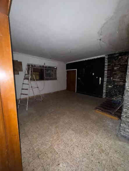 🔶 للإيجار في منطقة السيدية 🔶

📍 شقة طابق أول
تتكون من:
 • غرفتين نوم
 • صالة
 • مطبخ
 • خدمات

✔️ مناسبة للطالبات أو لعائلة
💵 الإيجار: 600 ألف

للاستفسار والمراجعة:
🏢 مكتب البيت الملكي للاستثمار العقاري
السيدية – مقابل جامع شاكر عبود

📞 ***********
