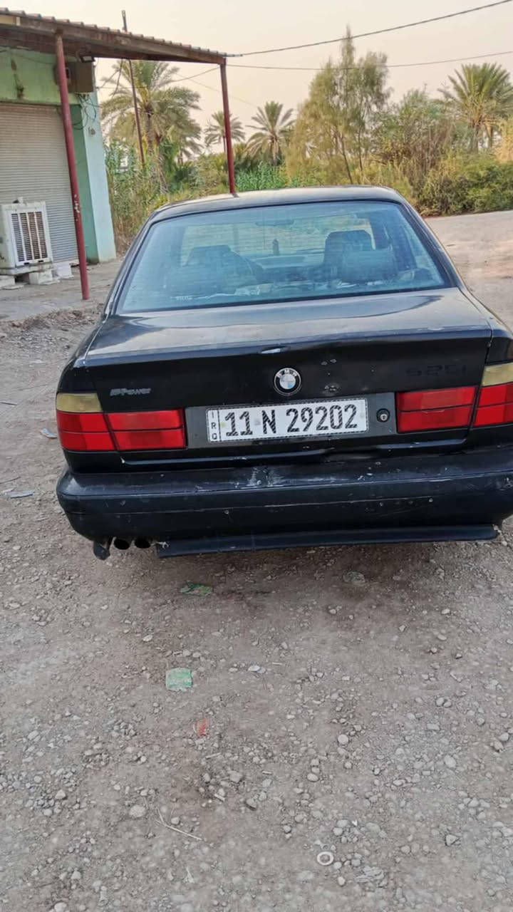 السلام عليكم
٥٢٠اصل كير ومكينه ٢٥مكينه عدله معمره جديد عوزه بس صبغ صدر توني شاده جديد بدون ضربه موديل ٩٢
السعر ٤٦ وبيه مجال بصيط مكاني واسط الصويره *********** سنويه جديد ورقم ثاني يوم احولك داخله جلد اسود نضيف كلش
