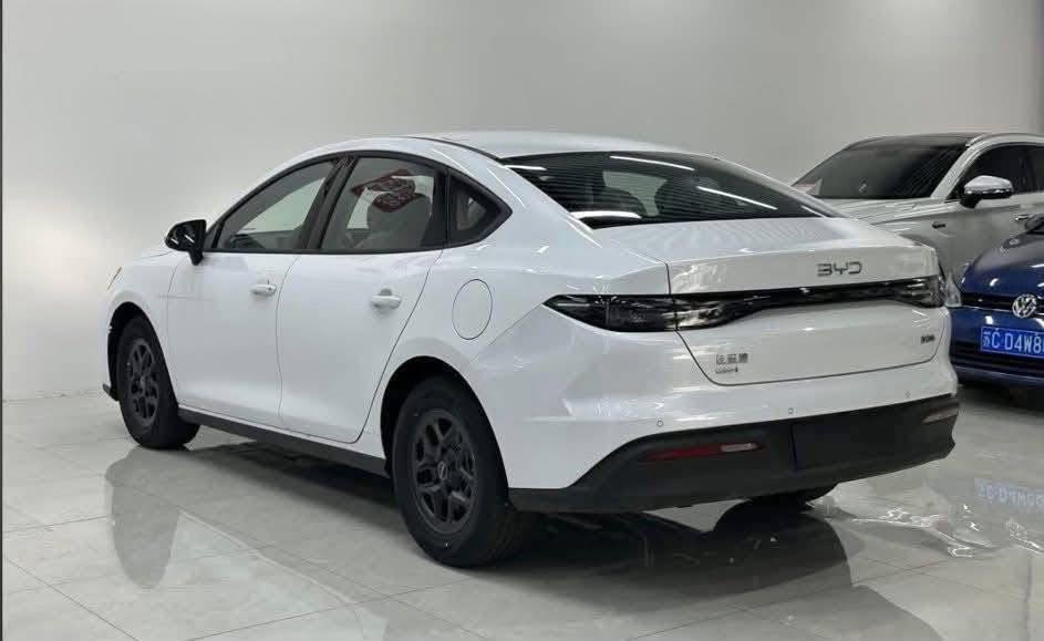 السيل5 ابيض داخل ابيض  يم شركه بغداد المركزي ملحقاته بصمه وشاحنه وكرت وارضيات عرض خاص سعر خيالي احرك السوك حرك  🔥😁اتصل وتدلل 
***********
