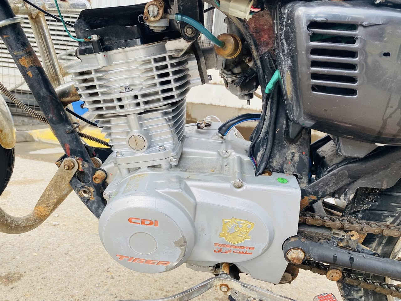 دراجه يراني تايكر أربعه كير خير من الله مال شغل 
مووديل 2019 
محرك مابي لا نضوح ولا قطره دهن دراجه نضيفه كلش 
مكانه الزعفرانيه *********** 
اوراقه استنساخ 
سعره 400 وبيه مجال بسيط
