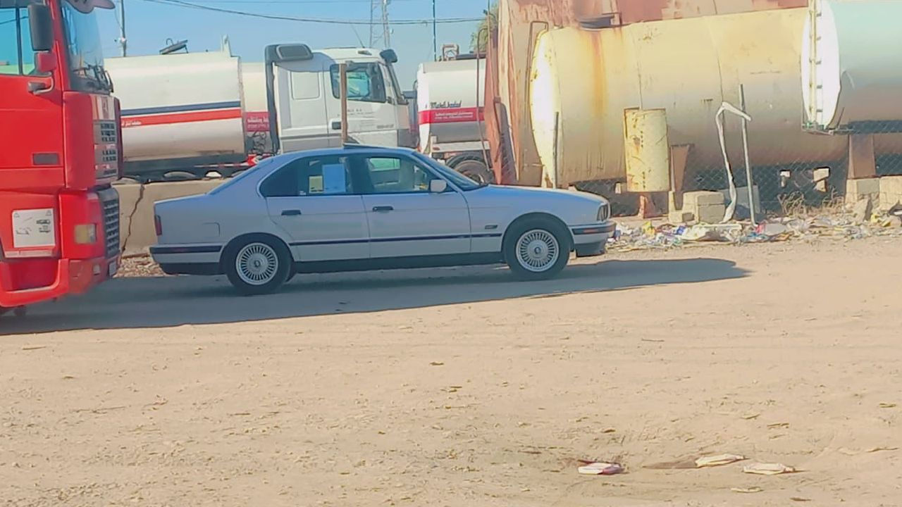 بي ام دبليو موديل 1992 خليجي السيارة
مواصفات خليجية السيارة استلام شركة 
محرك حجم 525 عدل. سيارة جاهزة ومصروف عليها. رقم نينوى الماني / كوبون بانزين / تحويل مباشر / سيارة بيها 4 قطع صبغ جمالية. 

سعر السيارة 75 ورقة ومجال. 

تفاصيل اكثر الاتصال على التالي / ***********
