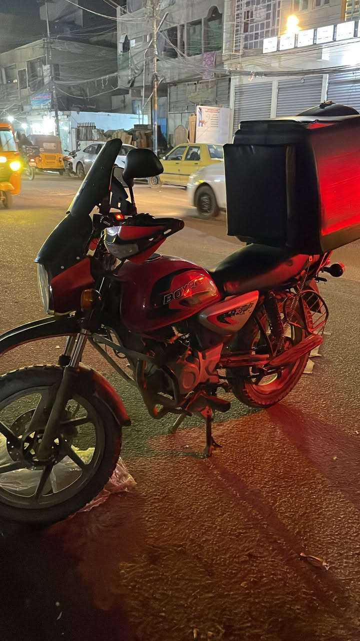 بوكسر موديل 21 أوراقً سكنر مابيها اي نقص دراجه كامله 
السعر 950 وبيها مجال
مكاني بغداد الامين 
***********
