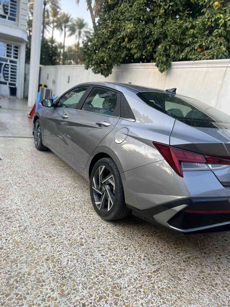 سلام عليكم
الانترا امريكي ٢٠٢٥ فول مواصفات للاخير دخول جديد 

حادثها مثل ما موضح
يرباك بس الدركه 
ماشيه ٢٢ الف
سياره باسمي رقم جديد 
مكاني بغداد تاجي 
رقمي ***********
رايدها ب١٧٠ وبيها مجال شباب لي ميعجبه السعر تكدر تكلب المنشور لنو سياره دخلتلي جديد
