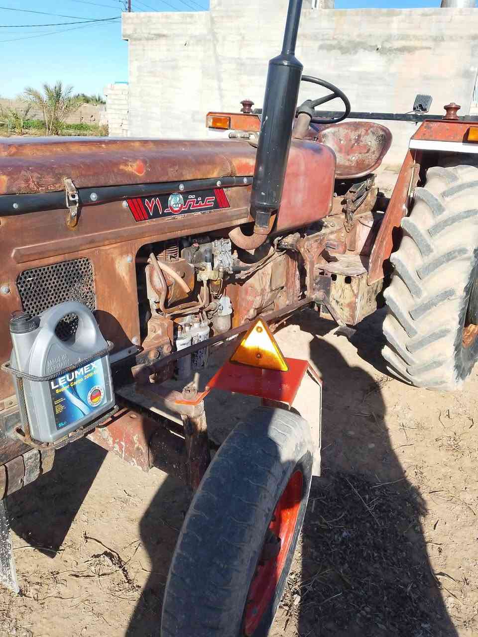 السلام عليكم مكينه للبيع موديل 85محرك جهاز بم صدر بشرط كشر حلو راديتر جديد كهربائيات كامله مكينه نضيفه مكان قريب قرتبه جباره ***********
